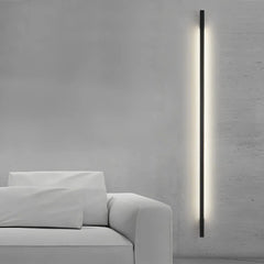 Aplique lineal de pared de estilo minimalista negro en metal para salón