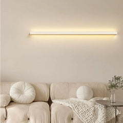 Aplique de pared lineal LED minimalista de metal para salón