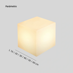 Lámpara de pie solar exterior moderna diseño cubo blanca para terraza