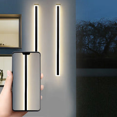 Aplique de pared exterior lineal negra de metal minimalista con sensor de movimiento para porche