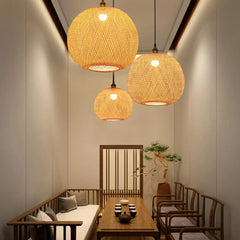 Lámpara colgante de bambú esférica estilo japonés regulable en altura para comedor