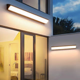 Aplique exterior largo moderno LED IP65 en negro para porche
