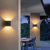 Aplique exterior con sensor de movimiento LED cubo 15W IP65