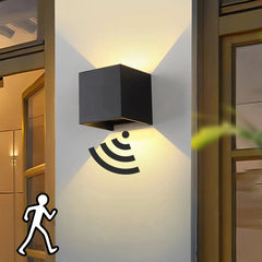 Aplique exterior con sensor de movimiento LED cubo IP65 10W o 15W