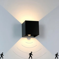 Aplique exterior con sensor de movimiento LED cubo IP65 10W o 15W