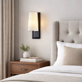 Aplique de Pared Tela Moderno con Base Negra para Mesita de Noche