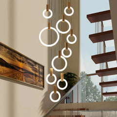 Lámpara colgante de anillos nórdica LED regulable de madera para escalera
