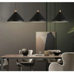 Luz colgante de comedor de sombra en forma de cono negro Luz
