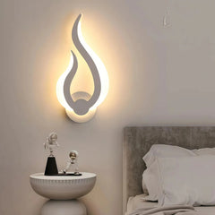 Aplique de pared moderno LED con diseño de llama para dormitorio