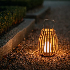 Lámpara solar de pie exterior de ratán LED estilo farol para terraza