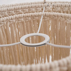 Lámpara colgante de macramé boho blanca con pantalla de borlas para salón