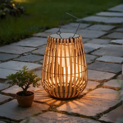 Lámpara solar de pie exterior de ratán LED estilo farol para terraza