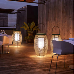 Lámpara de pie solar para exterior LED IP65 tipo farol de ratán para terraza