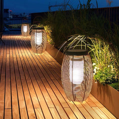 Lámpara de pie solar para exterior LED IP65 tipo farol de ratán para terraza