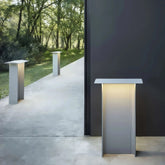 Baliza exterior de jardín LED IP65 de metal y diseño moderno