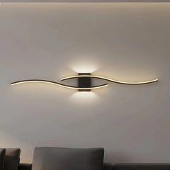 Aplique de pared moderno LED de metal con diseño curvo para dormitorio