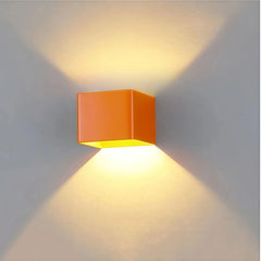 Aplique de pared cubo LED moderno bidireccional en varios colores para salón