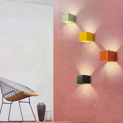 Aplique de pared cubo LED moderno bidireccional en varios colores para salón