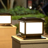 Lámpara solar LED sobremuro exterior vintage IP65 para pilar