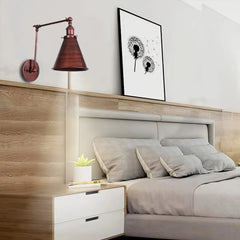 Aplique de pared con brazo articulado industrial de metal para mesilla de noche