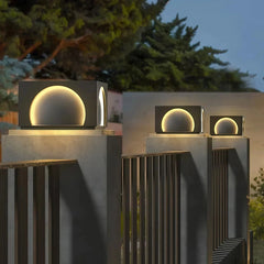 Sobremuro de jardín solar LED IP65 rectangular de metal negro para pilar