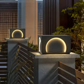 Sobremuro de jardín solar LED IP65 rectangular de metal negro para pilar