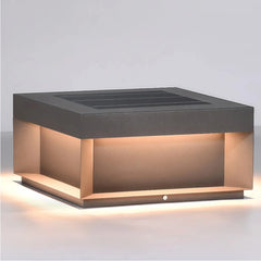Lámpara solar sobremuro LED IP65 de metal con diseño rectangular para pilar