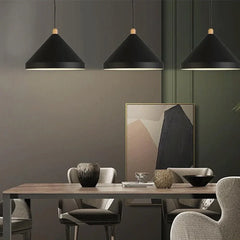 Luz colgante de comedor de sombra en forma de cono negro Luz