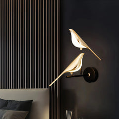 Aplique de pared moderno LED con diseño de pájaro giratorio para dormitorio dorado