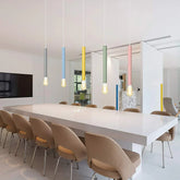 Lámpara colgante minimalista cilíndrica y esbelta de colores