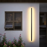 Aplique lineal LED exterior minimalista con sensor de movimiento IP65 en negro