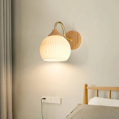 Aplique de pared nórdico LED de madera y vidrio opal para dormitorio