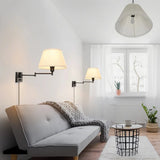 Aplique de pared de tela LED articulado con enchufe para mesita de noche