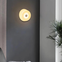 Aplique de pared de vidrio vintage en tono crema para pasillo