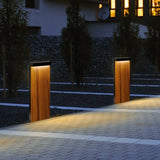 Baliza de jardín rectangular moderna LED IP65 con acabado de efecto madera