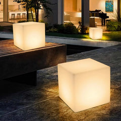 Lámpara de pie solar exterior moderna diseño cubo blanca para terraza