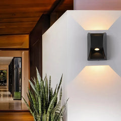 Aplique exterior de pared LED negro moderno de metal IP65 para porche