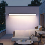 Aplique exterior largo moderno LED IP65 en negro para porche