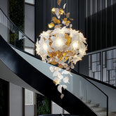 Lámpara colgante para escalera floral en latón y vidrio moderno