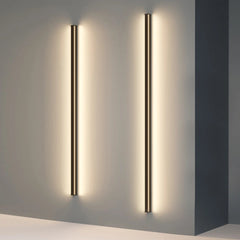 Aplique de pared lineal LED minimalista de metal para salón