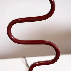 Lámpara de mesa nórdica con brazo ondulado LED para salón