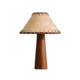 Lámpara de sobremesa vintage de madera con pantalla de pergamino para salón