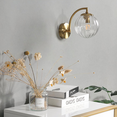 Aplique de Pared de Vidrio Dorado Moderno con Esferas para Salón