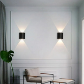 Aplique de Pared Bidireccional LED Moderno Negro de Metal para Salón