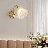 Apliques de luz para pared dormitorio diseño floral en vidrio