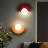 Aplique moderno de pared LED media luna en color macaron para dormitorio