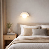 Aplique moderno de pared LED media luna en color macaron para dormitorio