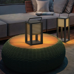 Lampara de Pie Exterior Solar Moderna de Metal Rectangular para Terraza