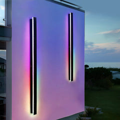 Aplique exterior negro minimalista largo con sensor de movimiento IP65 para porche