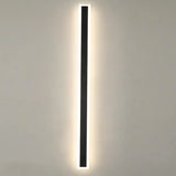 Aplique lineal LED exterior minimalista con sensor de movimiento IP65 en negro